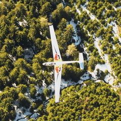 Flugwegposition um 11:28:07: Aufgenommen in der Nähe von Stainach, Österreich in 2016 Meter